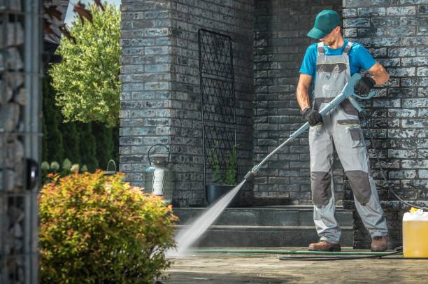 Best Pool Deck Cleaning in Hartland, WI