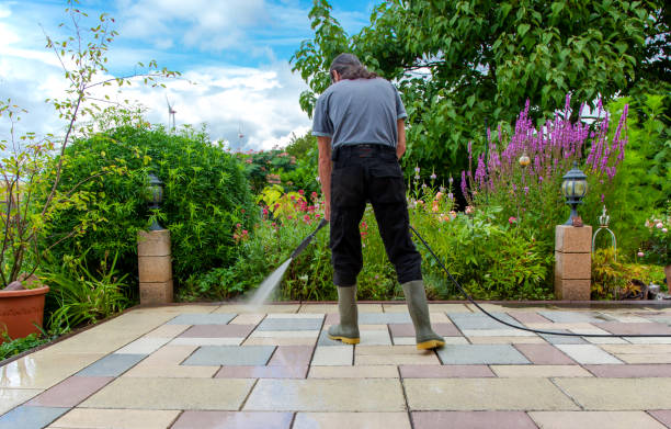 Best Building Exterior Pressure Washing in Hartland, WI